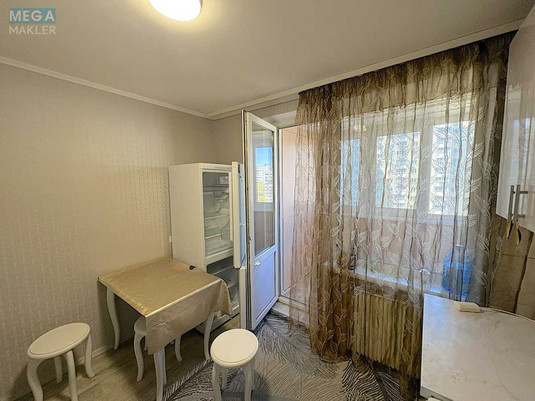 Оренда 1 кімнатної квартири, <a class="location-link" href="/kiev/" title="Недвижимость Київ">Київ</a>, <a class="location-link" href="/kiev/solomenskij/" title="Недвижимость Солом'янський район">Солом'янський р-н</a>, Металістів пров., 1 (изображение 2)