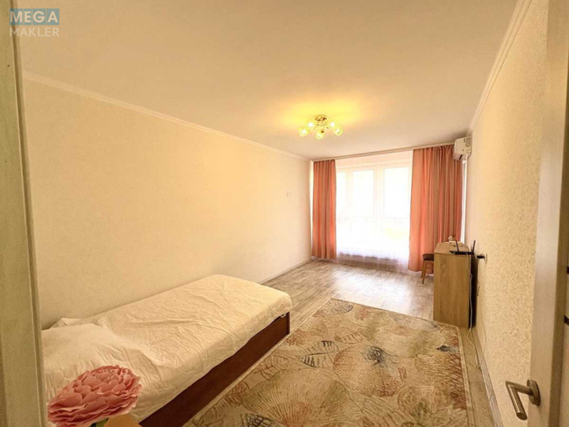 Оренда 1 кімнатної квартири, <a class="location-link" href="/kiev/" title="Недвижимость Київ">Київ</a>, <a class="location-link" href="/kiev/solomenskij/" title="Недвижимость Солом'янський район">Солом'янський р-н</a>, Металістів пров., 1 (изображение 8)