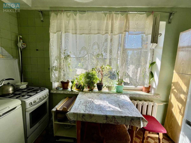 Продаж 2 кімнатної квартири (46,4/30/7,8), 5 пов. 5 пов. будинку, <a class="location-link" href="/kiev/" title="Недвижимость Київ">Київ</a>, <a class="location-link" href="/kiev/shevchenkovskij/" title="Недвижимость Шевченківський район">Шевченківський р-н</a>, Академика Туполева ул., 20б (изображение 10)