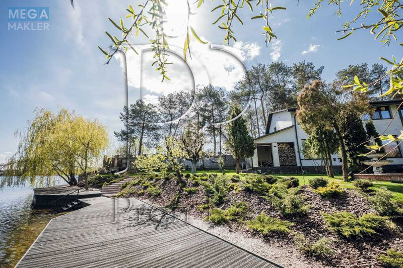 Продаж дома, 2&nbsp;поверху, 368&nbsp;кв.м, 7&nbsp;кімнат, ділянка 14&nbsp;соток, <a class="location-link" href="/podgorcy-selo/" title="Недвижимость Підгірці">Підгірці</a>, Озерна вулиця (изображение 8)