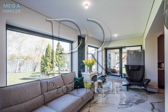 Продаж дома, 2&nbsp;поверху, 368&nbsp;кв.м, 7&nbsp;кімнат, ділянка 14&nbsp;соток, <a class="location-link" href="/podgorcy-selo/" title="Недвижимость Підгірці">Підгірці</a>, Озерна вулиця (изображение 10)