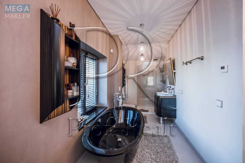 Продаж дома, 2&nbsp;поверху, 368&nbsp;кв.м, 7&nbsp;кімнат, ділянка 14&nbsp;соток, <a class="location-link" href="/podgorcy-selo/" title="Недвижимость Підгірці">Підгірці</a>, Озерна вулиця (изображение 17)