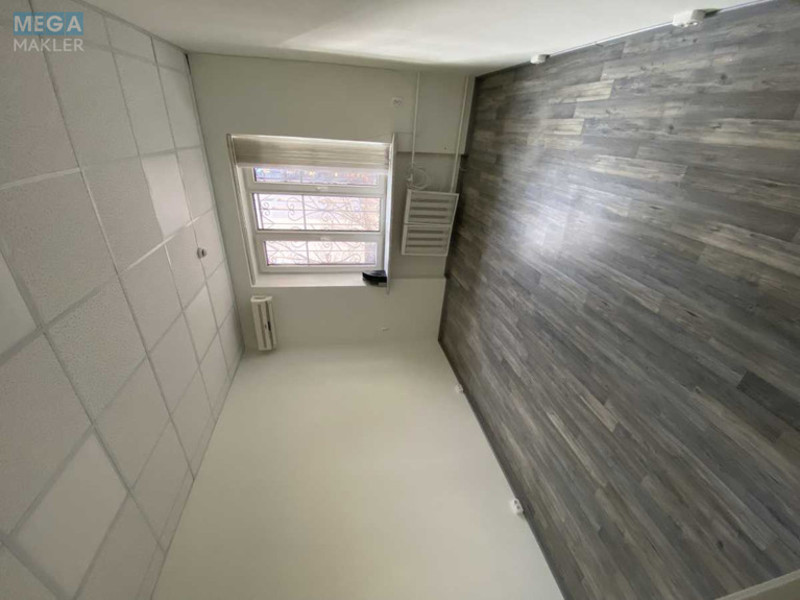 Оренда комерційної нерухомості, 70&nbsp;кв.м, под офис, <a class="location-link" href="/kiev/" title="Недвижимость Київ">Київ</a>, <a class="location-link" href="/kiev/pecherskij/" title="Недвижимость Печерський район">Печерський р-н</a>, Дружби Народів бульв., 17/5 (изображение 9)