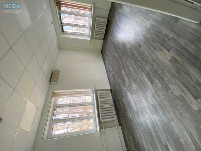 Оренда комерційної нерухомості, 70&nbsp;кв.м, под офис, <a class="location-link" href="/kiev/" title="Недвижимость Київ">Київ</a>, <a class="location-link" href="/kiev/pecherskij/" title="Недвижимость Печерський район">Печерський р-н</a>, Дружби Народів бульв., 17/5 (изображение 10)