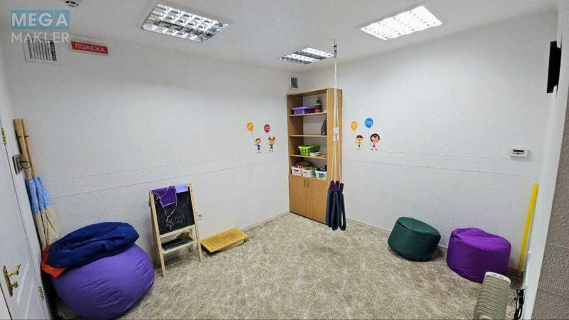 Оренда комерційної нерухомості, 162&nbsp;кв.м, под офис, <a class="location-link" href="/kiev/" title="Недвижимость Київ">Київ</a>, <a class="location-link" href="/kiev/pecherskij/" title="Недвижимость Печерський район">Печерський р-н</a>, Щорса ул., 27 (изображение 5)