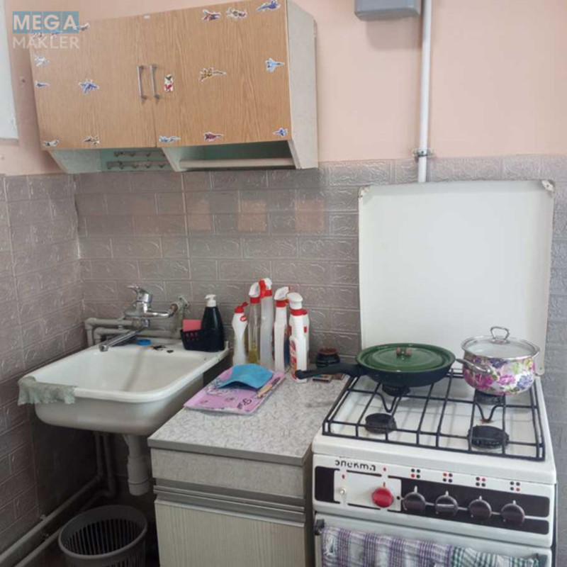 Оренда 1 кімнатної квартири, <a class="location-link" href="/kiev/" title="Недвижимость Київ">Київ</a>, <a class="location-link" href="/kiev/pecherskij/" title="Недвижимость Печерський район">Печерський р-н</a>, Правобережна вул., 3 (изображение 11)