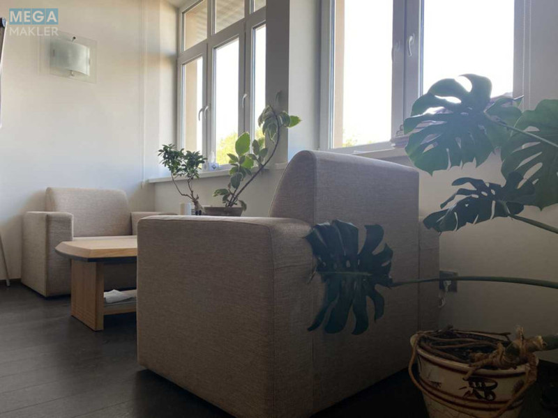 Оренда комерційної нерухомості, 206&nbsp;кв.м, под офис, <a class="location-link" href="/kiev/" title="Недвижимость Київ">Київ</a>, <a class="location-link" href="/kiev/pecherskij/" title="Недвижимость Печерський район">Печерський р-н</a>, Липская ул., 19/7 (изображение 10)