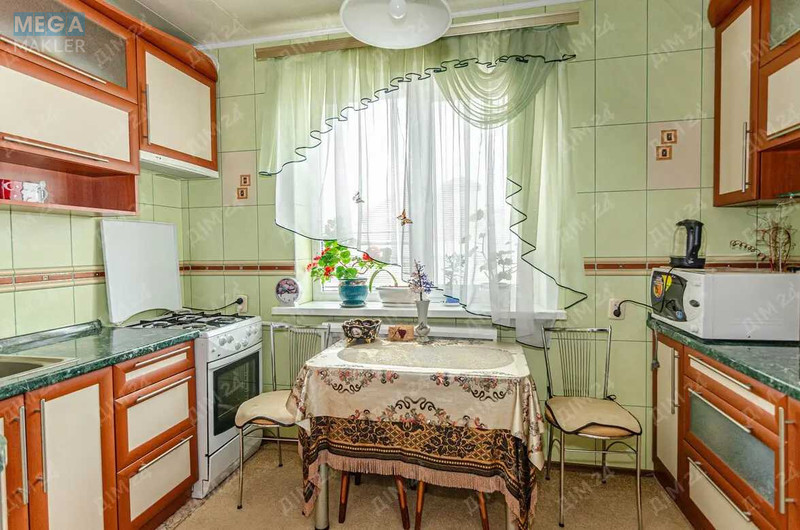 Продаж дома, 2&nbsp;поверху, 255&nbsp;кв.м, 4&nbsp;кімнати, ділянка 25&nbsp;соток, <a class="location-link" href="/zheleznodorozhnoe-selo-pl/" title="Недвижимость Залізничне">Залізничне</a>, Зоряна, 1 (изображение 8)