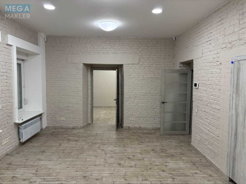 Оренда комерційної нерухомості, 56&nbsp;кв.м, под офис, <a class="location-link" href="/kiev/" title="Недвижимость Київ">Київ</a>, <a class="location-link" href="/kiev/pecherskij/" title="Недвижимость Печерський район">Печерський р-н</a>, Лютеранская ул., 16 (изображение 6)
