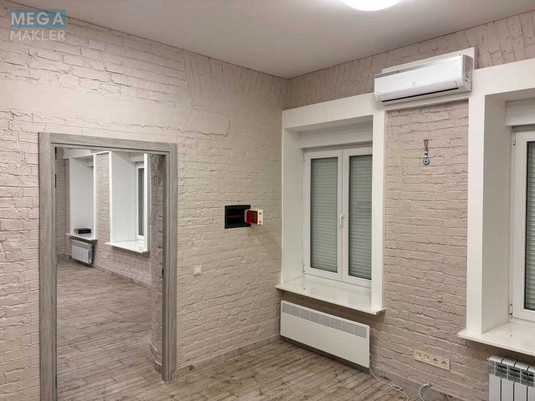 Оренда комерційної нерухомості, 56&nbsp;кв.м, под офис, <a class="location-link" href="/kiev/" title="Недвижимость Київ">Київ</a>, <a class="location-link" href="/kiev/pecherskij/" title="Недвижимость Печерський район">Печерський р-н</a>, Лютеранская ул., 16 (изображение 7)