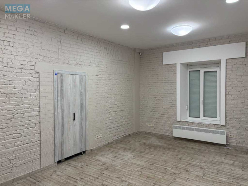 Оренда комерційної нерухомості, 56&nbsp;кв.м, под офис, <a class="location-link" href="/kiev/" title="Недвижимость Київ">Київ</a>, <a class="location-link" href="/kiev/pecherskij/" title="Недвижимость Печерський район">Печерський р-н</a>, Лютеранская ул., 16 (изображение 11)