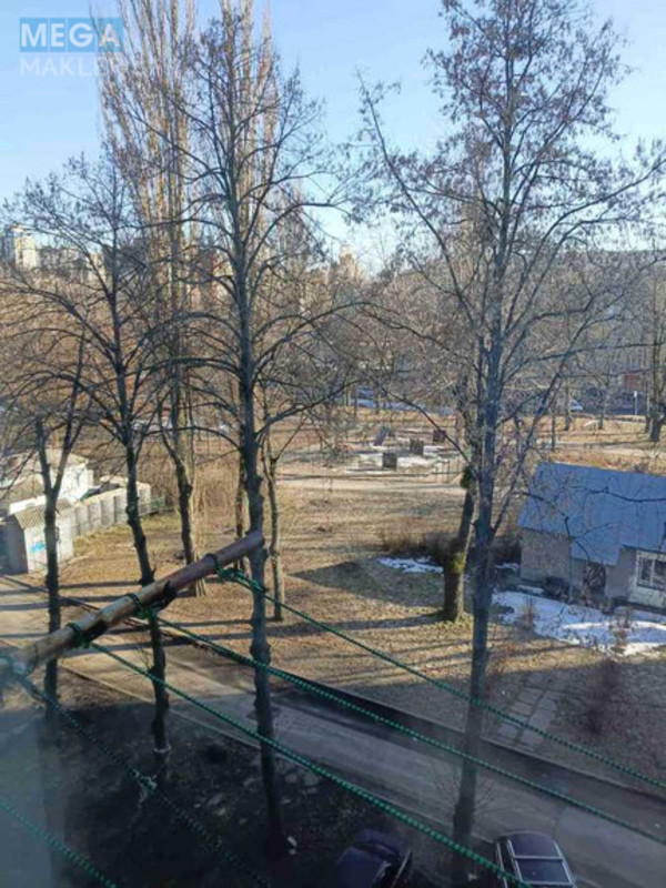 Продаж 1 кімнатної квартири (18/?/?), 5 пов. 5 пов. будинку, <a class="location-link" href="/kiev/" title="Недвижимость Київ">Київ</a>, <a class="location-link" href="/kiev/shevchenkovskij/" title="Недвижимость Шевченківський район">Шевченківський р-н</a>, Ивана Гонты ул., 9 (изображение 2)