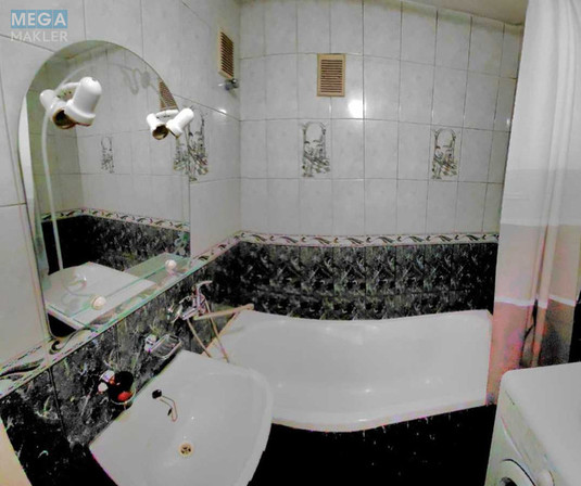 Оренда 2 кімнатної квартири, <a class="location-link" href="/kiev/" title="Недвижимость Київ">Київ</a>, <a class="location-link" href="/kiev/solomenskij/" title="Недвижимость Солом'янський район">Солом'янський р-н</a>, Нововокзальна вул., 21 (изображение 2)