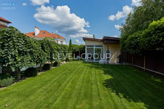 Продаж дома, 2&nbsp;поверху, 275&nbsp;кв.м, 5&nbsp;кімнат, ділянка 12&nbsp;соток, <a class="location-link" href="/mihajlovka-rubezhovka/" title="Недвижимость Михайлівка-Рубежівка">Михайлівка-Рубежівка</a>, Ясна, 4 (изображение 5)