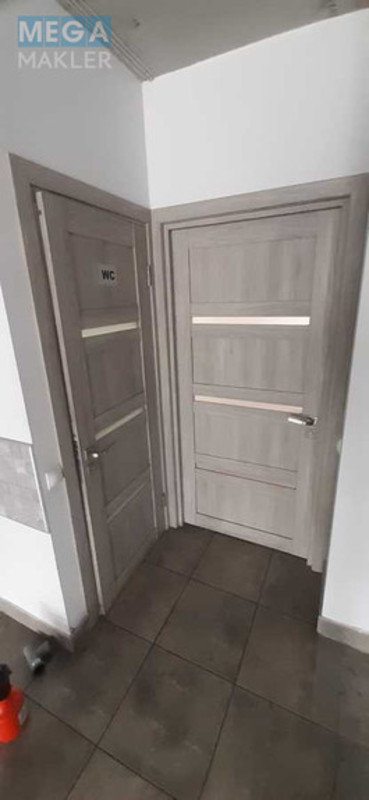 Продаж комерційної нерухомості, 144&nbsp;кв.м, под офис, <a class="location-link" href="/kiev/" title="Недвижимость Київ">Київ</a>, <a class="location-link" href="/kiev/darnickij/" title="Недвижимость Дарницький район">Дарницький р-н</a>, Александра Мишуги ул., 10 (изображение 5)