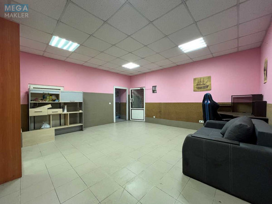 Оренда комерційної нерухомості, 52&nbsp;кв.м, под офис, <a class="location-link" href="/kiev/" title="Недвижимость Київ">Київ</a>, <a class="location-link" href="/kiev/svyatoshinskij/" title="Недвижимость Святошинський район">Святошинський р-н</a>, Святошинская ул., 18 (изображение 3)