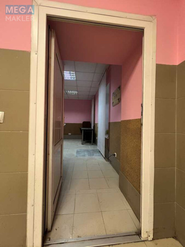 Оренда комерційної нерухомості, 52&nbsp;кв.м, под офис, <a class="location-link" href="/kiev/" title="Недвижимость Київ">Київ</a>, <a class="location-link" href="/kiev/svyatoshinskij/" title="Недвижимость Святошинський район">Святошинський р-н</a>, Святошинская ул., 18 (изображение 4)