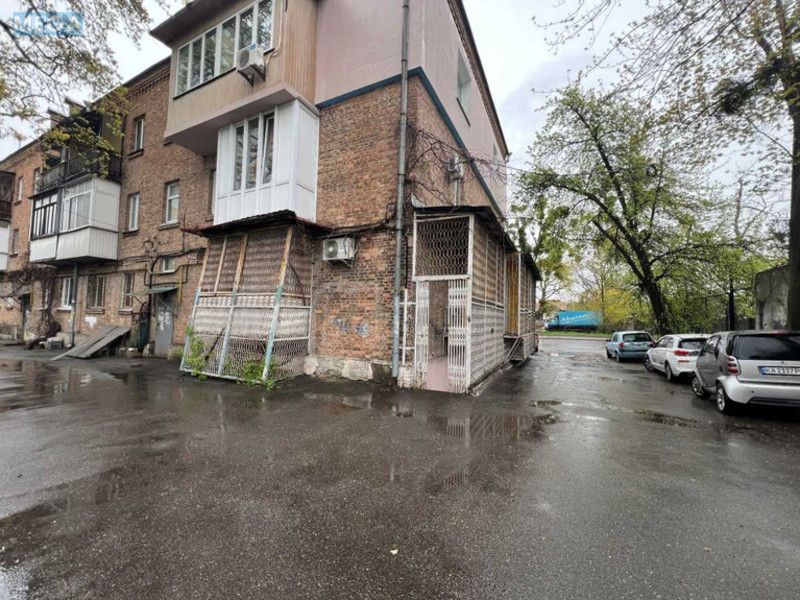 Оренда комерційної нерухомості, 52&nbsp;кв.м, под офис, <a class="location-link" href="/kiev/" title="Недвижимость Київ">Київ</a>, <a class="location-link" href="/kiev/svyatoshinskij/" title="Недвижимость Святошинський район">Святошинський р-н</a>, Святошинская ул., 18 (изображение 9)