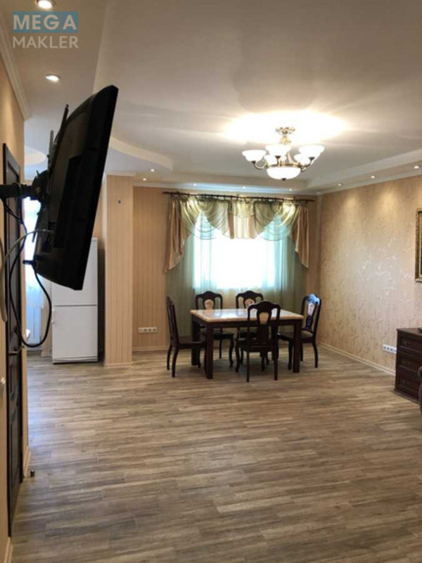 Оренда 3 кімнатної квартири, <a class="location-link" href="/kiev/" title="Недвижимость Київ">Київ</a>, <a class="location-link" href="/kiev/svyatoshinskij/" title="Недвижимость Святошинський район">Святошинський р-н</a>, Генерала Наумова ул., 66 (изображение 2)