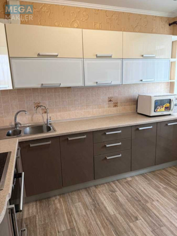 Оренда 3 кімнатної квартири, <a class="location-link" href="/kiev/" title="Недвижимость Київ">Київ</a>, <a class="location-link" href="/kiev/svyatoshinskij/" title="Недвижимость Святошинський район">Святошинський р-н</a>, Генерала Наумова ул., 66 (изображение 5)