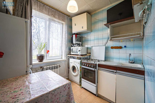 Продаж 2 кімнатної квартири (46,9/27/5,9), 9 пов. 9 пов. будинку, <a class="location-link" href="/kiev/" title="Недвижимость Київ">Київ</a>, <a class="location-link" href="/kiev/goloseevskij/" title="Недвижимость Голосіївський район">Голосіївський р-н</a>, Лятошинського вул., 26Б (изображение 10)