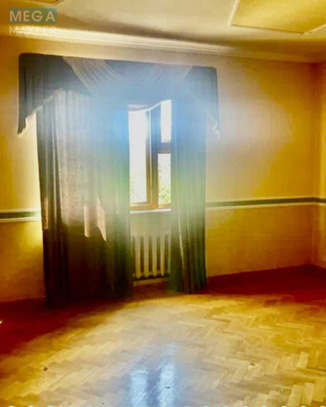 Продаж дома, 2&nbsp;поверху, 650&nbsp;кв.м, 8&nbsp;кімнат, ділянка 10&nbsp;соток, <a class="location-link" href="/stoyanka/" title="Недвижимость Стоянка">Стоянка</a>, Ленина, 1 (изображение 19)