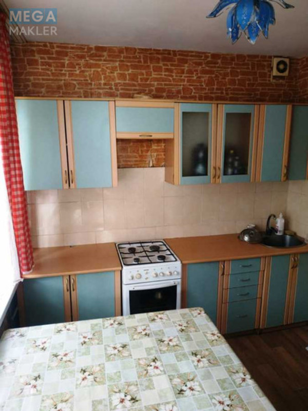 Оренда 2 кімнатної квартири, <a class="location-link" href="/kiev/" title="Недвижимость Київ">Київ</a>, <a class="location-link" href="/kiev/podolskij/" title="Недвижимость Подільський район">Подільський р-н</a>, Георгія Гонгадзе просп., 2 (изображение 5)