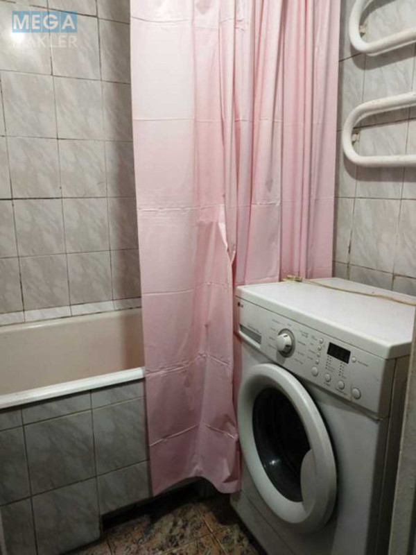 Оренда 2 кімнатної квартири, <a class="location-link" href="/kiev/" title="Недвижимость Київ">Київ</a>, <a class="location-link" href="/kiev/podolskij/" title="Недвижимость Подільський район">Подільський р-н</a>, Георгія Гонгадзе просп., 2 (изображение 9)