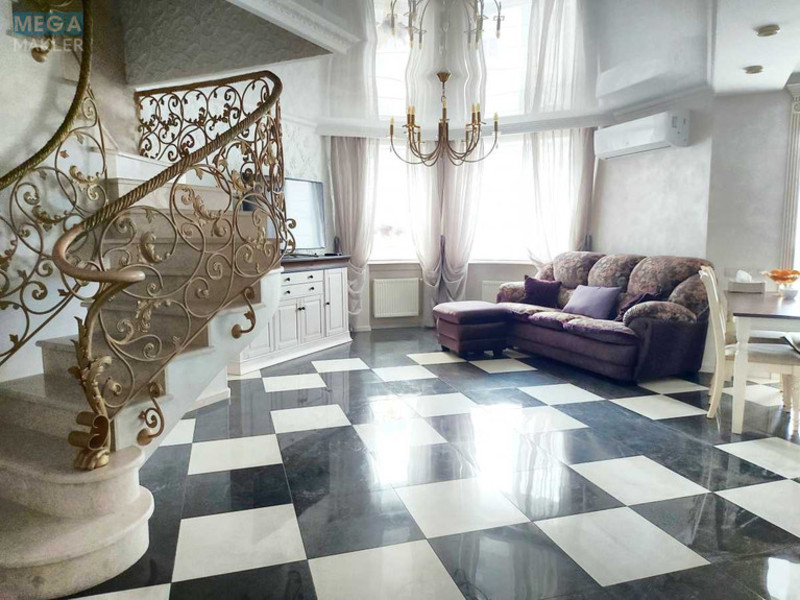 Продаж 4 кімнатної квартири (166/88/55), 10 пов. 11 пов. будинку, <a class="location-link" href="/sofievskaya-borshagovka/" title="Недвижимость Софіївська Борщагівка">Софіївська Борщагівка</a>, Боголюбова, 16 (изображение 2)