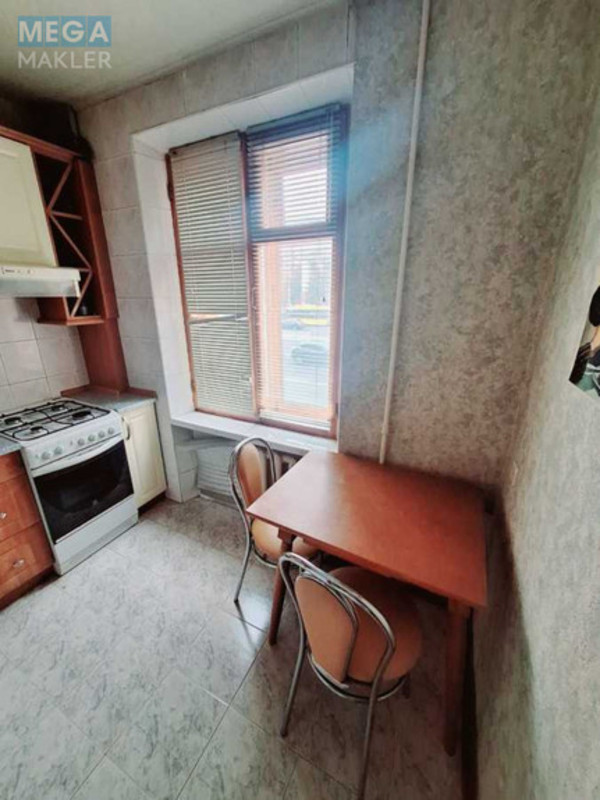 Продаж 1 кімнатної квартири (32/20/6), 3 пов. 5 пов. будинку, <a class="location-link" href="/kiev/" title="Недвижимость Київ">Київ</a>, <a class="location-link" href="/kiev/pecherskij/" title="Недвижимость Печерський район">Печерський р-н</a>, Леси Украинки бульв., 30 (изображение 3)