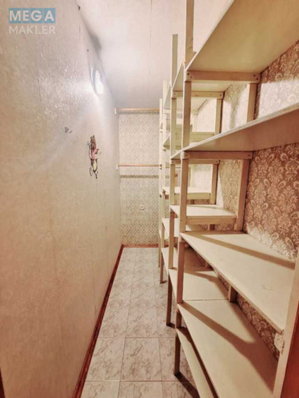 Продаж 1 кімнатної квартири (32/20/6), 3 пов. 5 пов. будинку, <a class="location-link" href="/kiev/" title="Недвижимость Київ">Київ</a>, <a class="location-link" href="/kiev/pecherskij/" title="Недвижимость Печерський район">Печерський р-н</a>, Леси Украинки бульв., 30 (изображение 8)