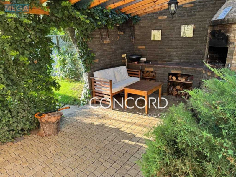 Продаж дома, 2&nbsp;поверху, 248&nbsp;кв.м, 5&nbsp;кімнат, ділянка 15&nbsp;соток, <a class="location-link" href="/novye-petrovcy/" title="Недвижимость Нові Петрівці">Нові Петрівці</a>, монастирська, 13 (изображение 4)