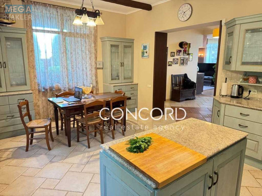 Продаж дома, 2&nbsp;поверху, 248&nbsp;кв.м, 5&nbsp;кімнат, ділянка 15&nbsp;соток, <a class="location-link" href="/novye-petrovcy/" title="Недвижимость Нові Петрівці">Нові Петрівці</a>, монастирська, 13 (изображение 14)