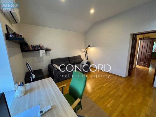 Продаж дома, 2&nbsp;поверху, 248&nbsp;кв.м, 5&nbsp;кімнат, ділянка 15&nbsp;соток, <a class="location-link" href="/novye-petrovcy/" title="Недвижимость Нові Петрівці">Нові Петрівці</a>, монастирська, 13 (изображение 21)