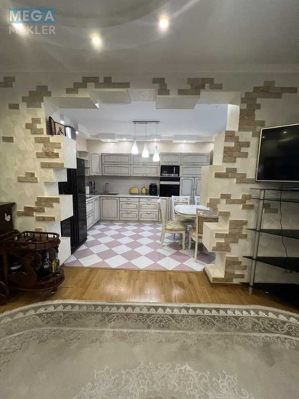 Продаж 4 кімнатної квартири (120/?/14), 2 пов. 25 пов. будинку, <a class="location-link" href="/kiev/" title="Недвижимость Київ">Київ</a>, <a class="location-link" href="/kiev/solomenskij/" title="Недвижимость Солом'янський район">Солом'янський р-н</a>, Волинська вул., 10 (изображение 3)