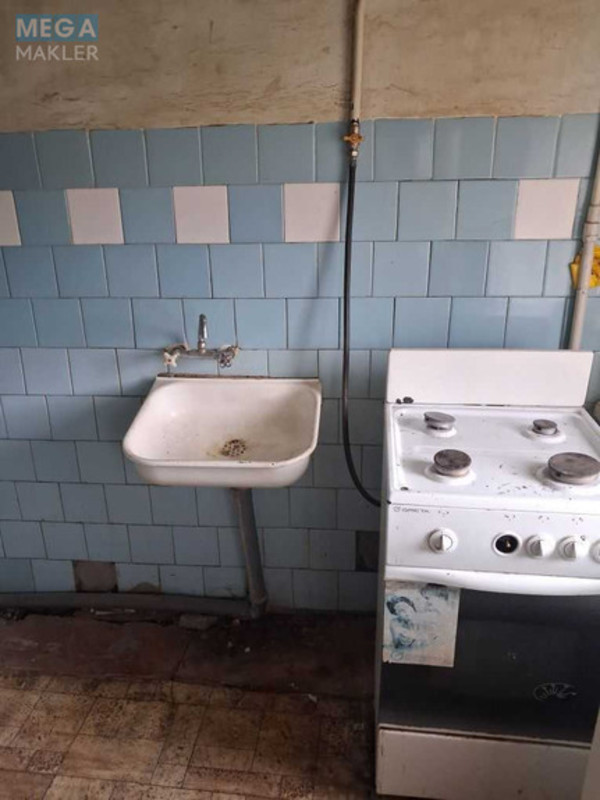 Продаж 2 кімнатної квартири (40/?/6), 5 пов. 5 пов. будинку, <a class="location-link" href="/kiev/" title="Недвижимость Київ">Київ</a>, <a class="location-link" href="/kiev/goloseevskij/" title="Недвижимость Голосіївський район">Голосіївський р-н</a>, Бурмистенка вул., 13 (изображение 4)