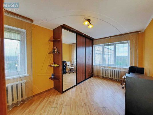 Продаж 3 кімнатної квартири (69/44/8), 12 пов. 12 пов. будинку, <a class="location-link" href="/kiev/" title="Недвижимость Київ">Київ</a>, <a class="location-link" href="/kiev/svyatoshinskij/" title="Недвижимость Святошинський район">Святошинський р-н</a>, Генерала Наумова вул., 31а (изображение 4)