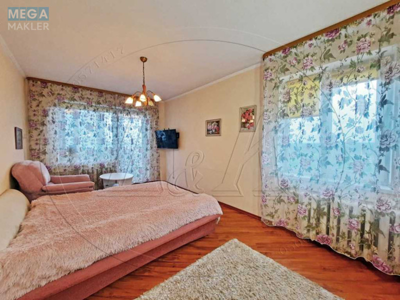 Продаж 3 кімнатної квартири (69/44/8), 12 пов. 12 пов. будинку, <a class="location-link" href="/kiev/" title="Недвижимость Київ">Київ</a>, <a class="location-link" href="/kiev/svyatoshinskij/" title="Недвижимость Святошинський район">Святошинський р-н</a>, Генерала Наумова вул., 31а (изображение 5)