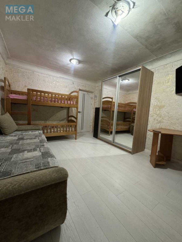 Продаж 3 кімнатної квартири (50,4/?/6,6), 1 пов. 3 пов. будинку, <a class="location-link" href="/kiev/" title="Недвижимость Київ">Київ</a>, <a class="location-link" href="/kiev/podolskij/" title="Недвижимость Подільський район">Подільський р-н</a>, Вітряні Гори вул. (изображение 7)