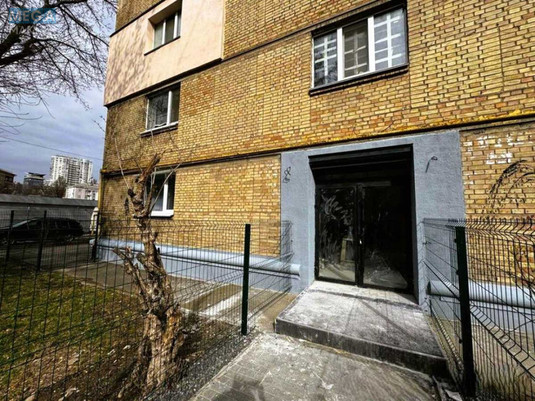 Продаж комерційної нерухомості, 50&nbsp;кв.м, под магазин, <a class="location-link" href="/kiev/" title="Недвижимость Київ">Київ</a>, <a class="location-link" href="/kiev/pecherskij/" title="Недвижимость Печерський район">Печерський р-н</a>, Олександра Копиленка вул., 3 (изображение 4)