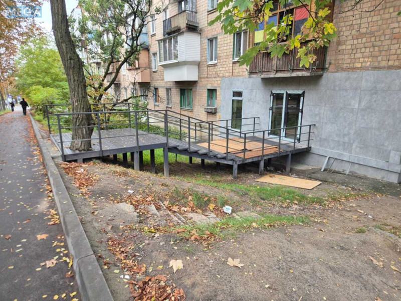 Продаж комерційної нерухомості, 50&nbsp;кв.м, под магазин, <a class="location-link" href="/kiev/" title="Недвижимость Київ">Київ</a>, <a class="location-link" href="/kiev/podolskij/" title="Недвижимость Подільський район">Подільський р-н</a>, Червонопільська вул., 13/16 (изображение 4)