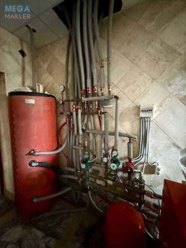 Продаж дома, 2&nbsp;поверху, 865&nbsp;кв.м, 5&nbsp;кімнат, ділянка 30&nbsp;соток, <a class="location-link" href="/vishenki-selo-kv/" title="Недвижимость Вишеньки">Вишеньки</a>, Русановская (изображение 20)