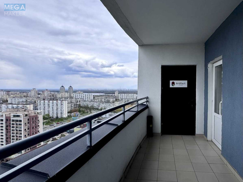 Продаж комерційної нерухомості, 247&nbsp;кв.м, под офис, <a class="location-link" href="/kiev/" title="Недвижимость Київ">Київ</a>, <a class="location-link" href="/kiev/obolonskij/" title="Недвижимость Оболонський район">Оболонський р-н</a>, Оболонський просп., 1 (изображение 3)