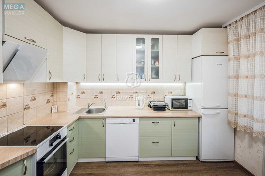 Продаж 3 кімнатної квартири (74/40/9,5), 3 пов. 17 пов. будинку, <a class="location-link" href="/kiev/" title="Недвижимость Київ">Київ</a>, <a class="location-link" href="/kiev/darnickij/" title="Недвижимость Дарницький район">Дарницький р-н</a>, Харківське шосе, 49 (изображение 10)