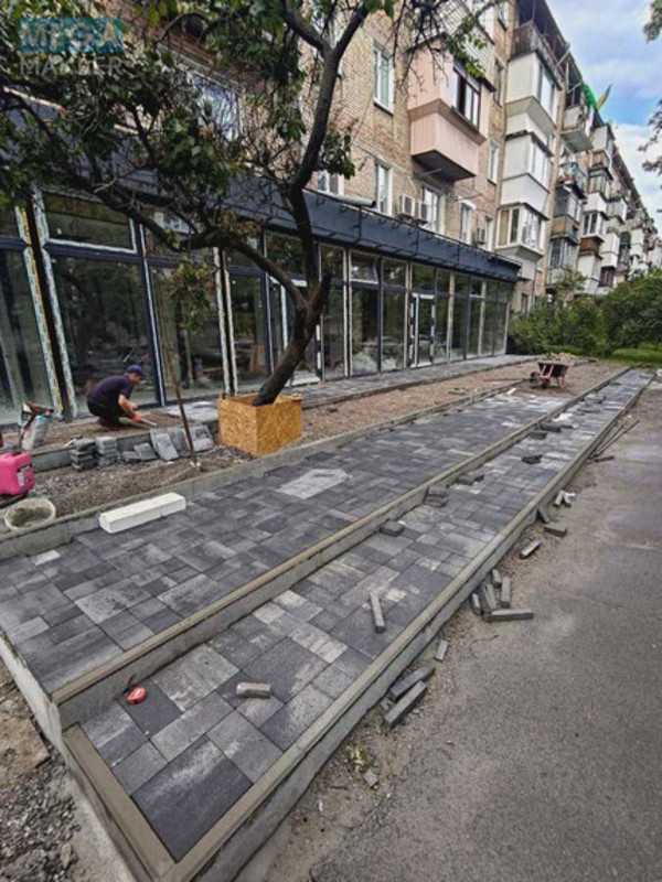 Оренда комерційної нерухомості, 130&nbsp;кв.м, под магазин, <a class="location-link" href="/kiev/" title="Недвижимость Київ">Київ</a>, <a class="location-link" href="/kiev/dneprovskij/" title="Недвижимость Дніпровський район">Дніпровський р-н</a>, Будівельників пров., 4 (изображение 6)