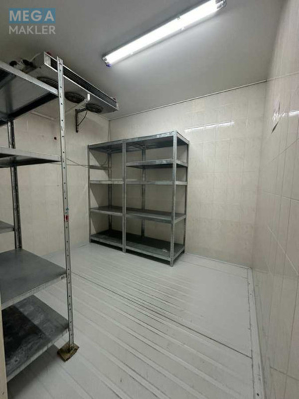 Продаж комерційної нерухомості, 320&nbsp;кв.м, под склад, <a class="location-link" href="/kiev/" title="Недвижимость Київ">Київ</a>, <a class="location-link" href="/kiev/obolonskij/" title="Недвижимость Оболонський район">Оболонський р-н</a>, Приречная ул. (изображение 9)