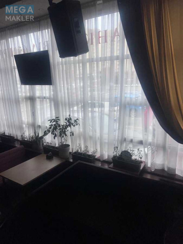 Продаж комерційної нерухомості, 500&nbsp;кв.м, <a class="location-link" href="/kiev/" title="Недвижимость Київ">Київ</a>, <a class="location-link" href="/kiev/obolonskij/" title="Недвижимость Оболонський район">Оболонський р-н</a>, Маршала Тимошенка вул., 29 (изображение 14)