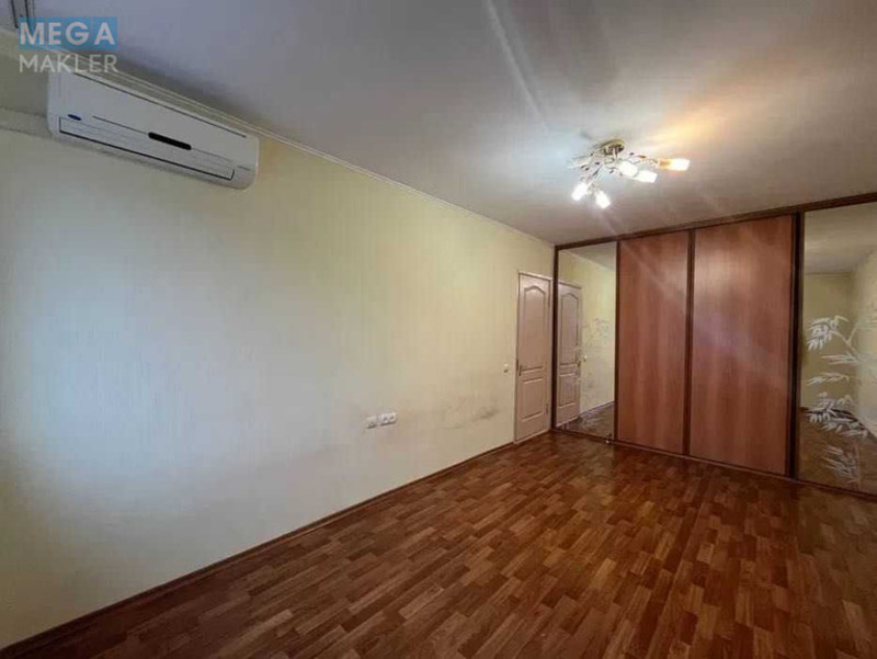 Продаж 2 кімнатної квартири (47,5/?/7,5), 6 пов. 9 пов. будинку, <a class="location-link" href="/kiev/" title="Недвижимость Київ">Київ</a>, <a class="location-link" href="/kiev/pecherskij/" title="Недвижимость Печерський район">Печерський р-н</a>, Менделеева ул., 12 (изображение 3)