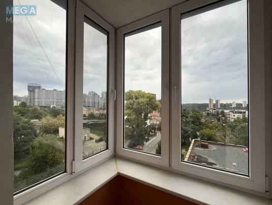 Продаж 2 кімнатної квартири (47,5/?/7,5), 6 пов. 9 пов. будинку, <a class="location-link" href="/kiev/" title="Недвижимость Київ">Київ</a>, <a class="location-link" href="/kiev/pecherskij/" title="Недвижимость Печерський район">Печерський р-н</a>, Менделеева ул., 12 (изображение 10)