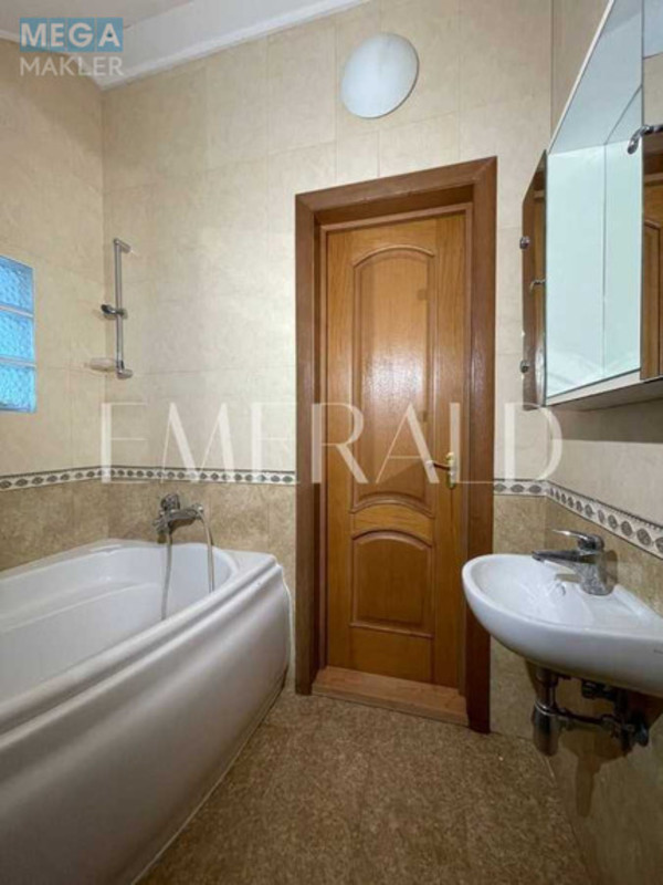 Продаж дома, 2&nbsp;поверху, 218,10&nbsp;кв.м, 4&nbsp;кімнати, ділянка 7,62&nbsp;соток, <a class="location-link" href="/kiev/" title="Недвижимость Київ">Київ</a>, <a class="location-link" href="/kiev/solomenskij/" title="Недвижимость Солом'янський район">Солом'янський р-н</a>, Школьная ул., 30 (изображение 11)